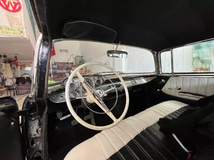 Hurda arabayı öyle bir hale getirdi ki görenlerin nutku tutuldu! 66 yaşındaki araca teklif yağıyor, trafiğin resmen yıldızı oldu 6